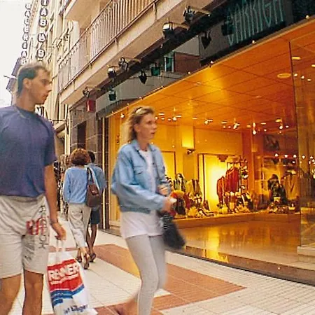 De La Costa كاليليا